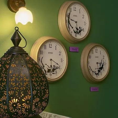 Walled Off Hotel Paris-2